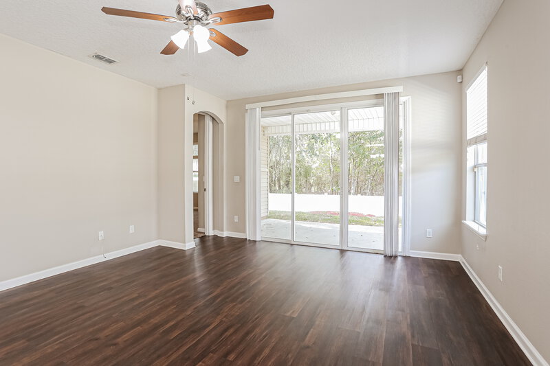 0/Mo, 15889 Lexington Park Blvd Jacksonville, FL 32218 Family Room View