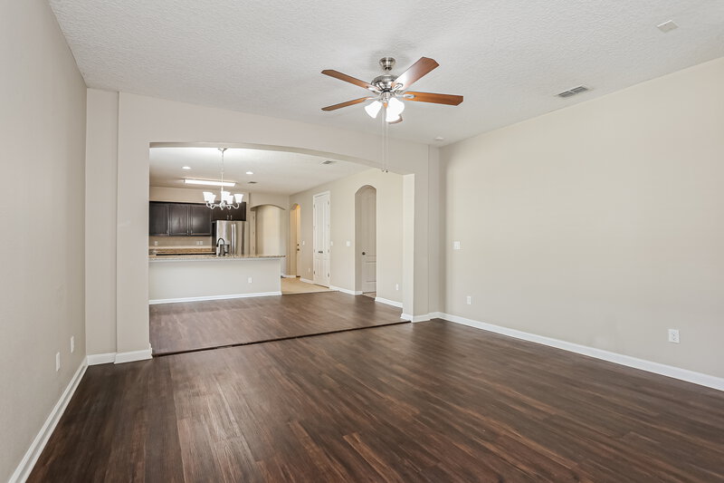 0/Mo, 15889 Lexington Park Blvd Jacksonville, FL 32218 Family Room View 2