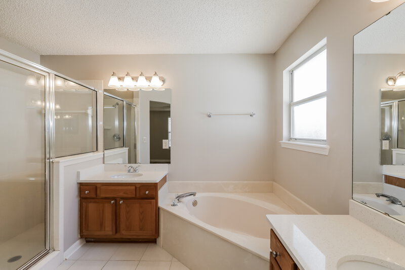 2,135/Mo, 883 Camp Francis Johnson Rd Orange Park, FL 32065 Main Bathroom View