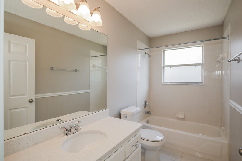 2,135/Mo, 883 Camp Francis Johnson Rd Orange Park, FL 32065 Bathroom View