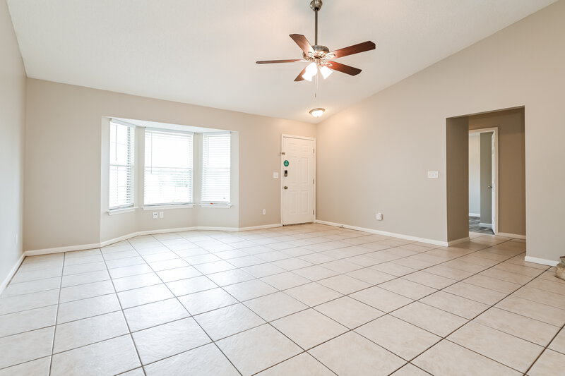 1,850/Mo, 1225 Peabody Dr E Jacksonville, FL 32221 Living Room View