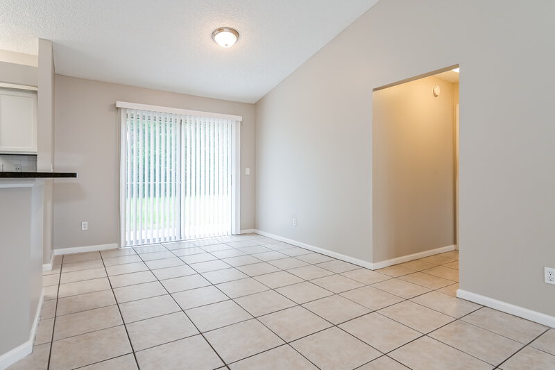 1,850/Mo, 1225 Peabody Dr E Jacksonville, FL 32221 Dining Room View