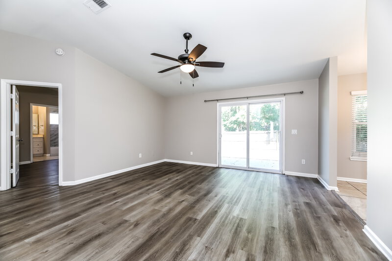 1,895/Mo, 7619 Pimmit Hills Dr Jacksonville, FL 32244 Living Room View