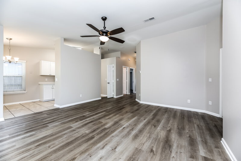 1,895/Mo, 7619 Pimmit Hills Dr Jacksonville, FL 32244 Living Room View 2