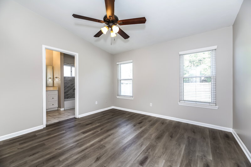 1,895/Mo, 7619 Pimmit Hills Dr Jacksonville, FL 32244 Main Bedroom View