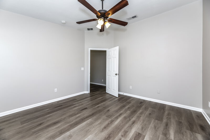 1,895/Mo, 7619 Pimmit Hills Dr Jacksonville, FL 32244 Main Bedroom View 2