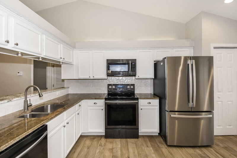 1,765/Mo, 2171 Joseph Hewes Ct Orange Park, FL 32073 Kitchen View 3