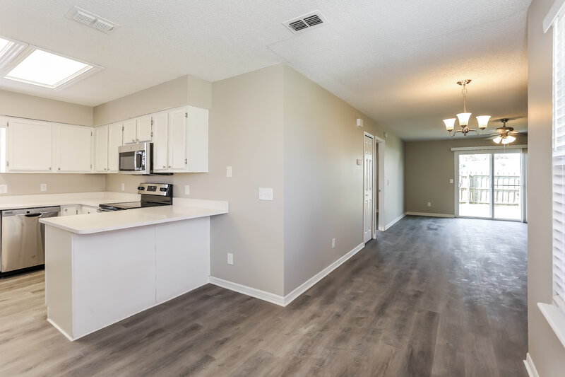 1,600/Mo, 7019 Cane Grass Ln W Jacksonville, FL 32244 Breakfast Nook View