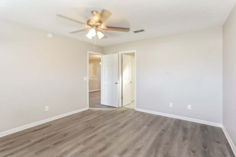1,600/Mo, 7019 Cane Grass Ln W Jacksonville, FL 32244 Main Bedroom View 2