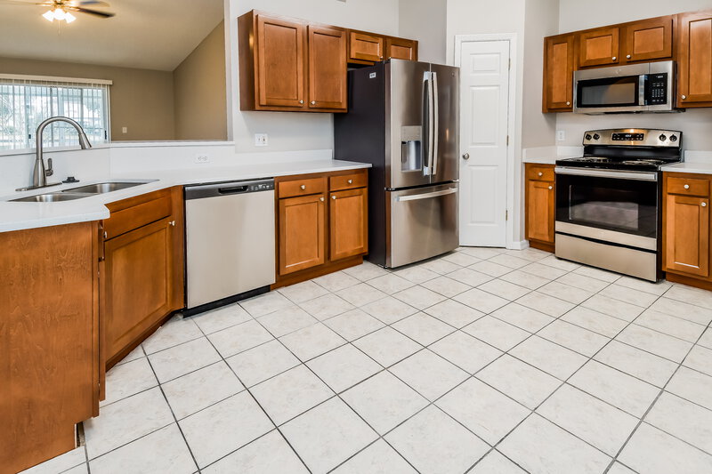 2,265/Mo, 65 Reeding Ridge Dr W Jacksonville, FL 32225 Kitchen View