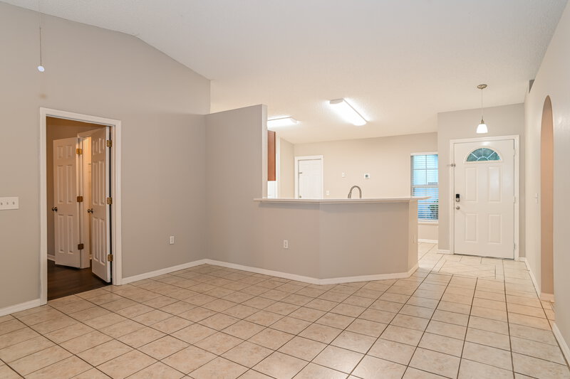 2,310/Mo, 65 Reeding Ridge Dr W Jacksonville, FL 32225 Living Room View 4