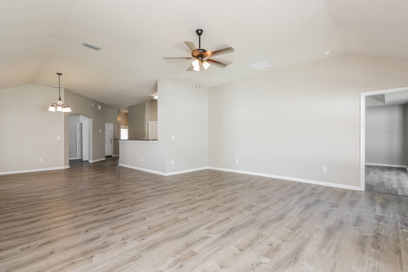 2,150/Mo, 1033 Bains Lake Dr Jacksonville, FL 32218 Living Room View 2