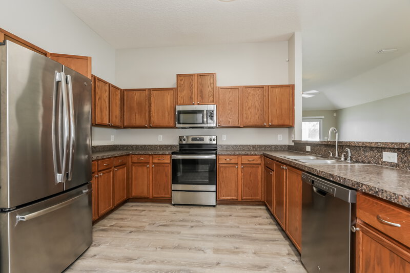 2,150/Mo, 1033 Bains Lake Dr Jacksonville, FL 32218 Kitchen View