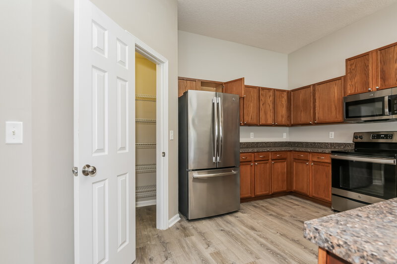 2,150/Mo, 1033 Bains Lake Dr Jacksonville, FL 32218 Kitchen View 2