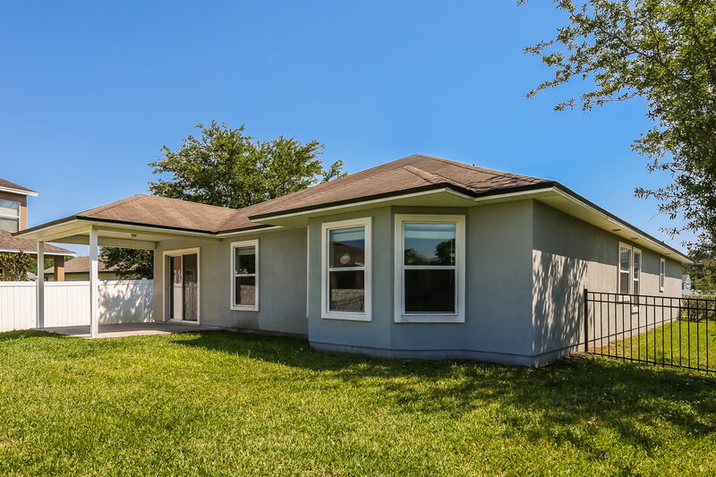 2,150/Mo, 1033 Bains Lake Dr Jacksonville, FL 32218 Rear View