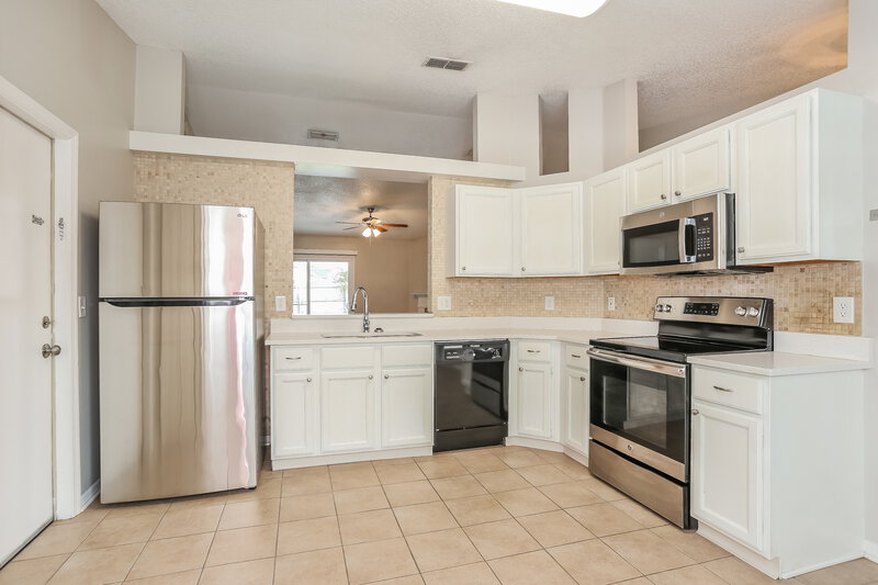 1,805/Mo, 8256 Teaticket Dr Jacksonville, FL 32244 Kitchen View