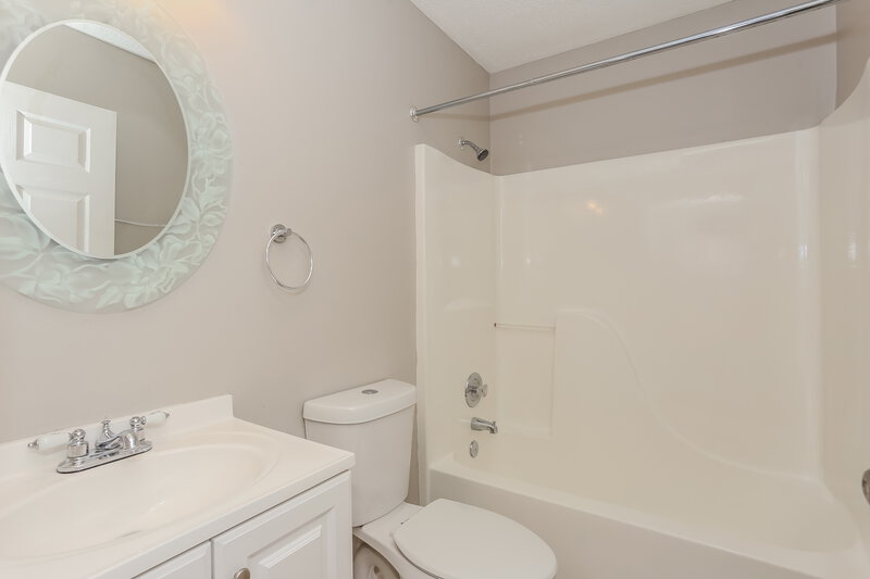 1,805/Mo, 8256 Teaticket Dr Jacksonville, FL 32244 Bathroom View