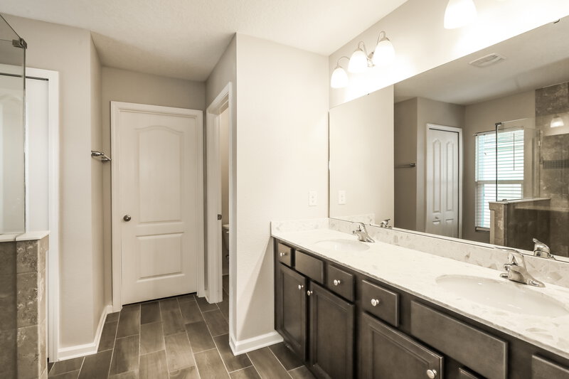 1,800/Mo, 4141 Fishing Creek Ln Middleburg, FL 32068 Main Bathroom View