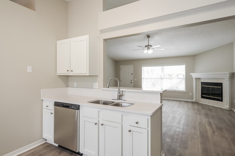 2,500/Mo, 3427 Bristol Bridge Rd Orange Park, FL 32073 Kitchen View 2