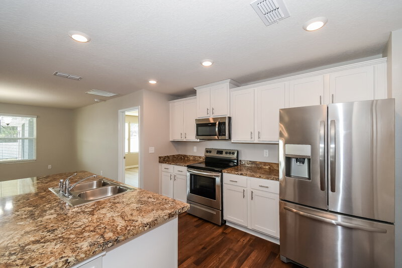 1,960/Mo, 1916 Applegate Ln Middleburg, FL 32068 Kitchen View