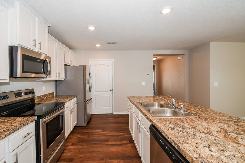 1,960/Mo, 1916 Applegate Ln Middleburg, FL 32068 Kitchen View 2