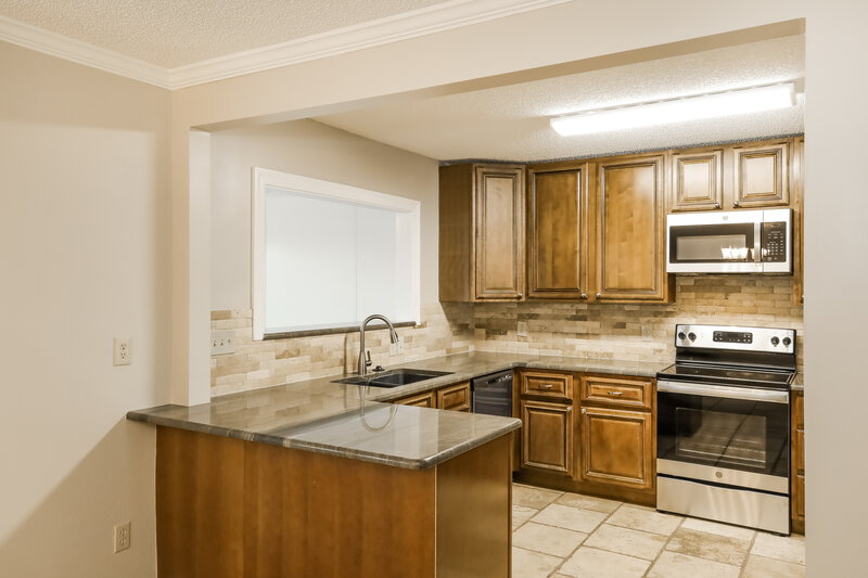 3,390/Mo, 653 Staffordshire Dr E Jacksonville, FL 32225 Kitchen View 2