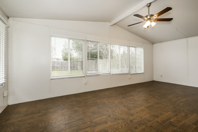 3,390/Mo, 653 Staffordshire Dr E Jacksonville, FL 32225 Sun Room View
