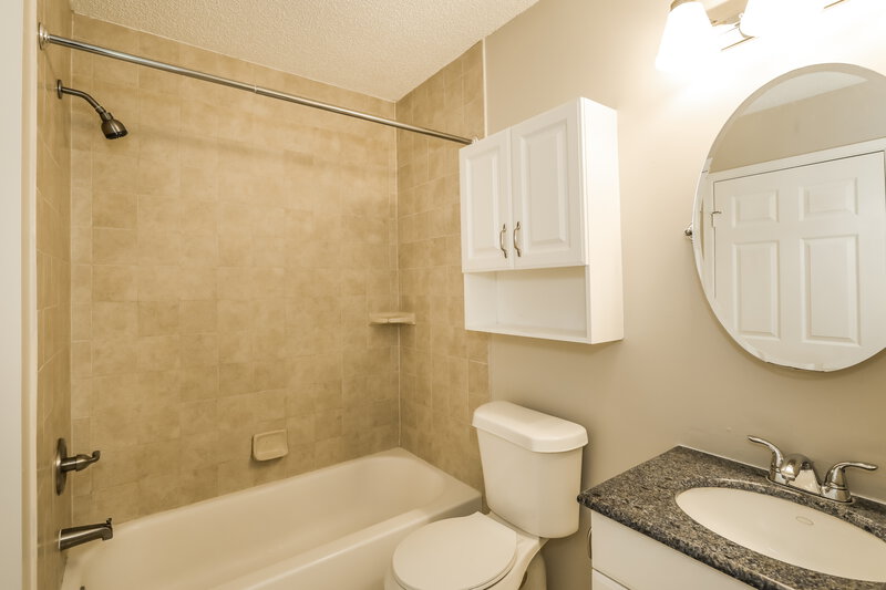 3,390/Mo, 653 Staffordshire Dr E Jacksonville, FL 32225 Bathroom View