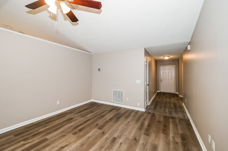 2,000/Mo, 9556 Glenn Abbey Way Jacksonville, FL 32256 Living Room View 2