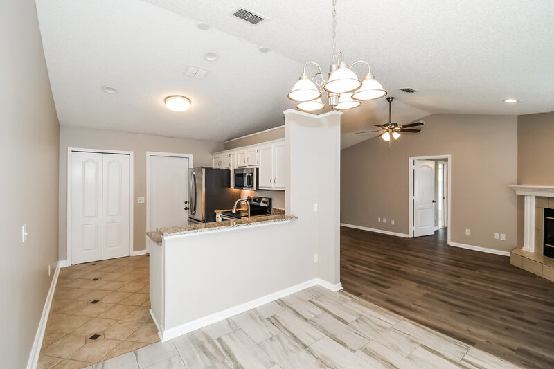 2,000/Mo, 9556 Glenn Abbey Way Jacksonville, FL 32256 Dining Room View 2