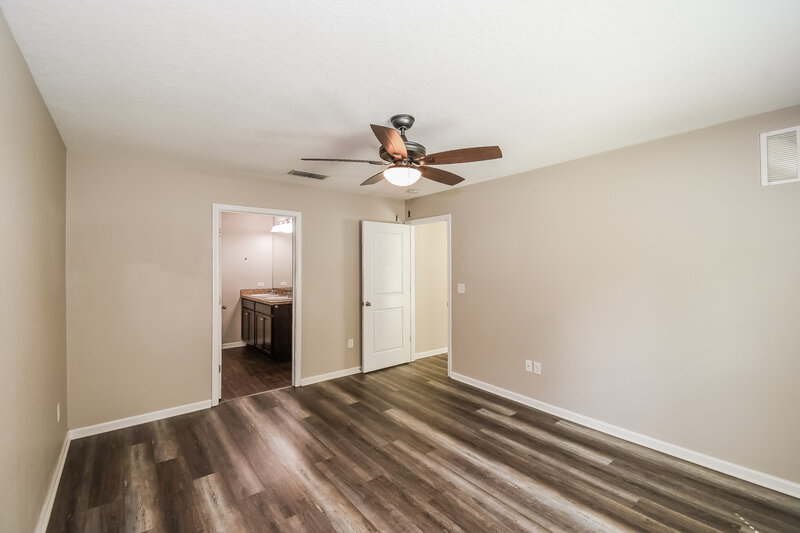 1,700/Mo, 3070 Greywood Ln Orange Park, FL 32073 Main Bedroom View 2