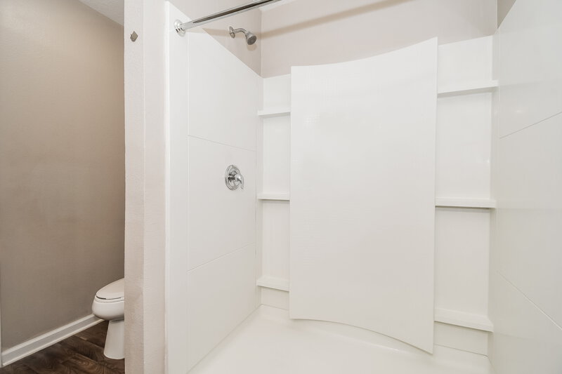 1,700/Mo, 3070 Greywood Ln Orange Park, FL 32073 Main Bathroom View 2