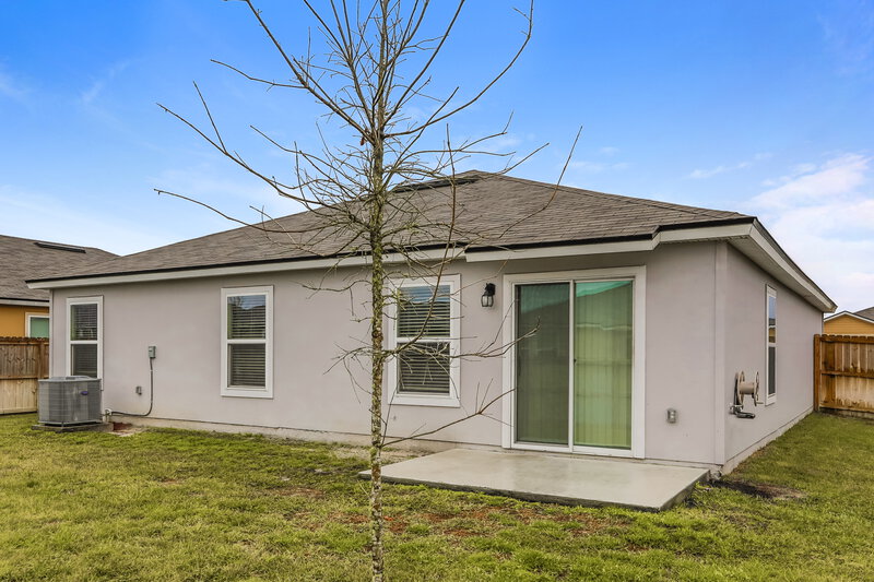 1,770/Mo, 2073 Pebble Point Dr Green Cove Springs, FL 32043 Rear View 2