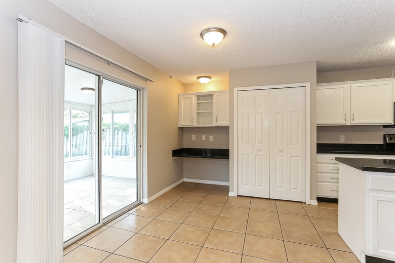 2,480/Mo, 58 Reeding Ridge Dr W Jacksonville, FL 32225 Kitchen View