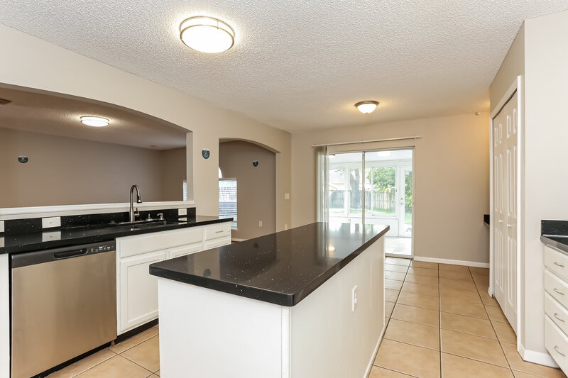 2,480/Mo, 58 Reeding Ridge Dr W Jacksonville, FL 32225 Kitchen View 3