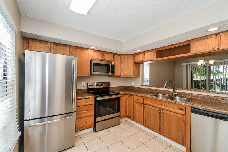 1,950/Mo, 8775 Ivey Rd Jacksonville, FL 32216 Misc View 8
