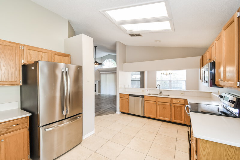 1,675/Mo, 9082 Sable Ridge Ct Jacksonville, FL 32244 Kitchen View 2
