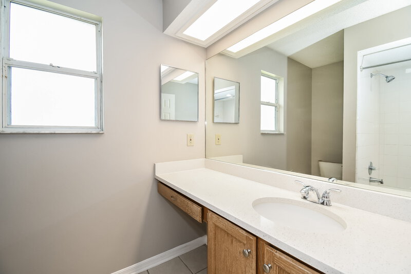 1,675/Mo, 9082 Sable Ridge Ct Jacksonville, FL 32244 Main Bathroom View