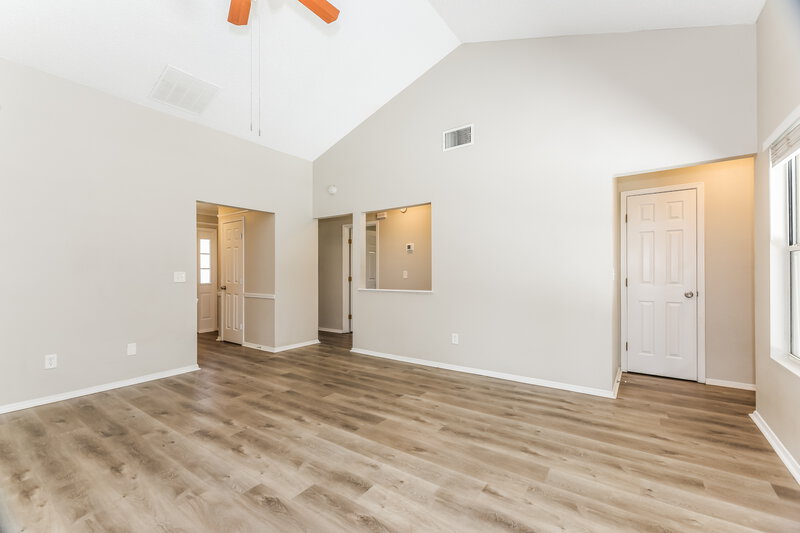 2,155/Mo, 12725 Serenade Cir N Jacksonville, FL 32225 Living Room View 2