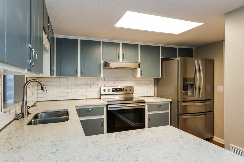 1,945/Mo, 560 William Ellery St Orange Park, FL 32073 Kitchen View