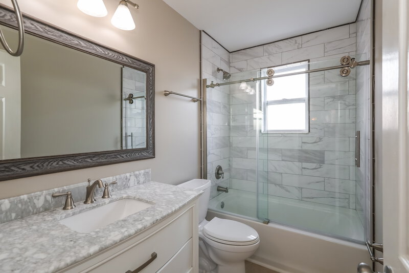 1,945/Mo, 560 William Ellery St Orange Park, FL 32073 Bathroom View