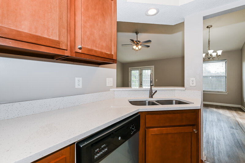 2,020/Mo, 11548 Treasury Cir S Jacksonville, FL 32246 Kitchen View 2