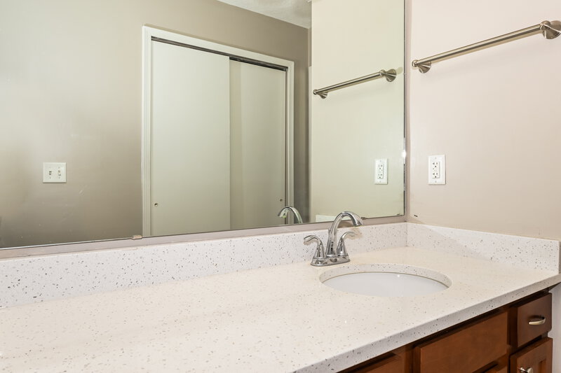 2,020/Mo, 11548 Treasury Cir S Jacksonville, FL 32246 Main Bathroom View 2