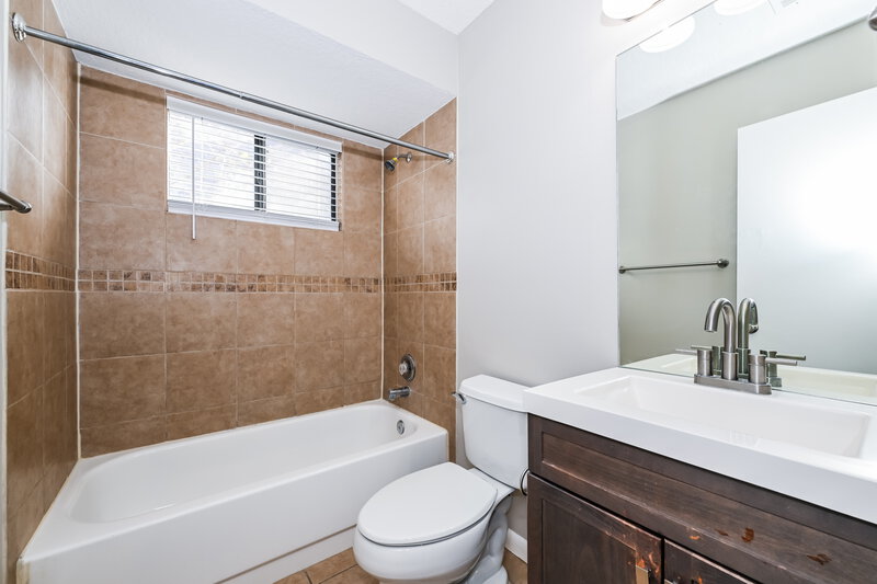 2,020/Mo, 11548 Treasury Cir S Jacksonville, FL 32246 Bathroom View