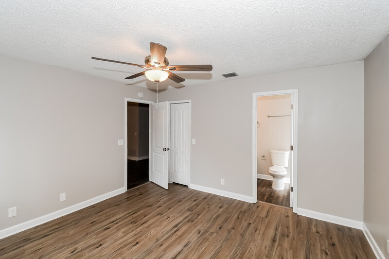 1,770/Mo, 10846 Naples Ct S Jacksonville, FL 32218 Main Bedroom View 2