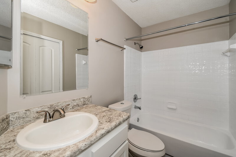 1,770/Mo, 10846 Naples Ct S Jacksonville, FL 32218 Bathroom View