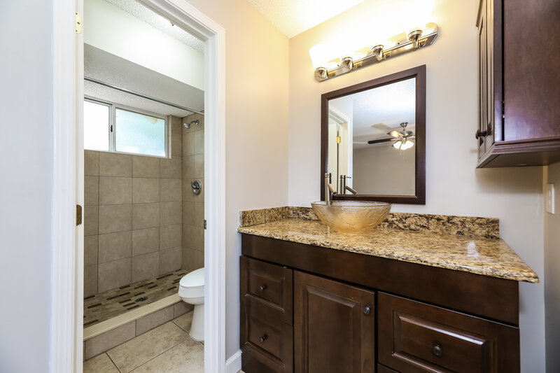 1,855/Mo, 6698 Lana Ln Jacksonville, FL 32244 Main Bathroom View