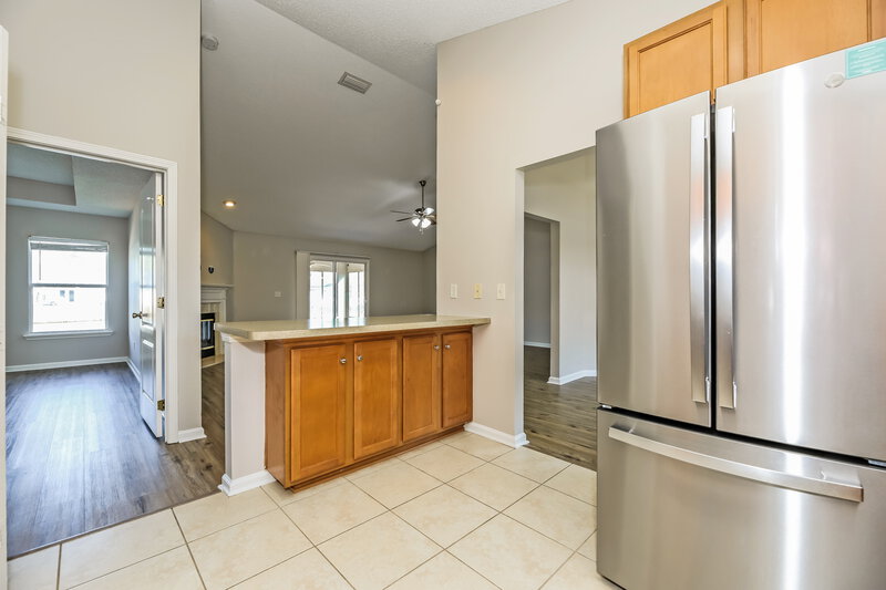 2,090/Mo, 13919 Ridgewick Dr Jacksonville, FL 32218 Bathroom View 2