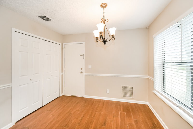 1,830/Mo, 7105 Fort Caroline Hills Dr Jacksonville, FL 32277 Dining Room View