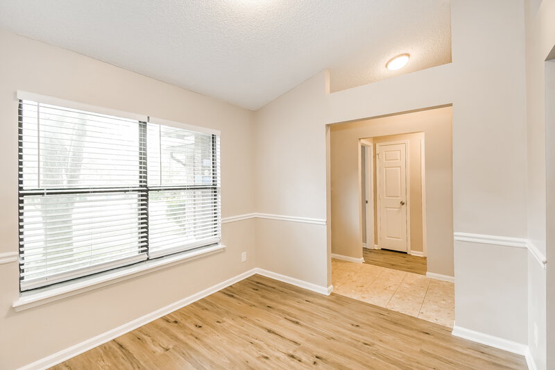 1,830/Mo, 7105 Fort Caroline Hills Dr Jacksonville, FL 32277 Dining Room View 2